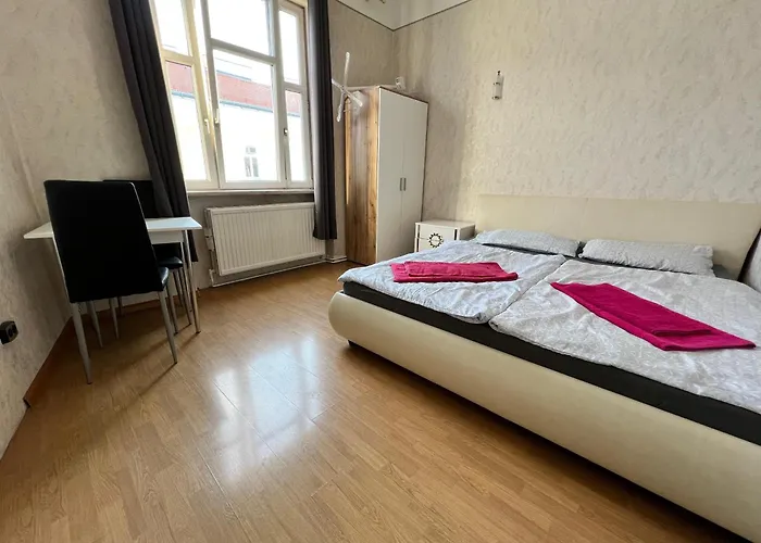 Welcoming 3br Shared Apt-near Bahnhof Meidling Bécs