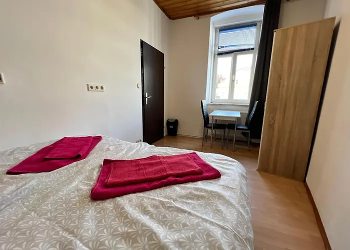 Welcoming 3br Shared Apt-near Bahnhof Meidling Apartman