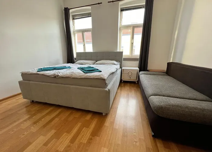 Welcoming 3br Shared Apt-near Bahnhof Meidling